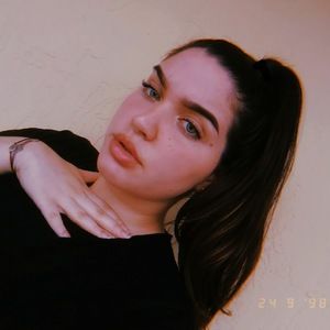 Meet your Posher, Lara